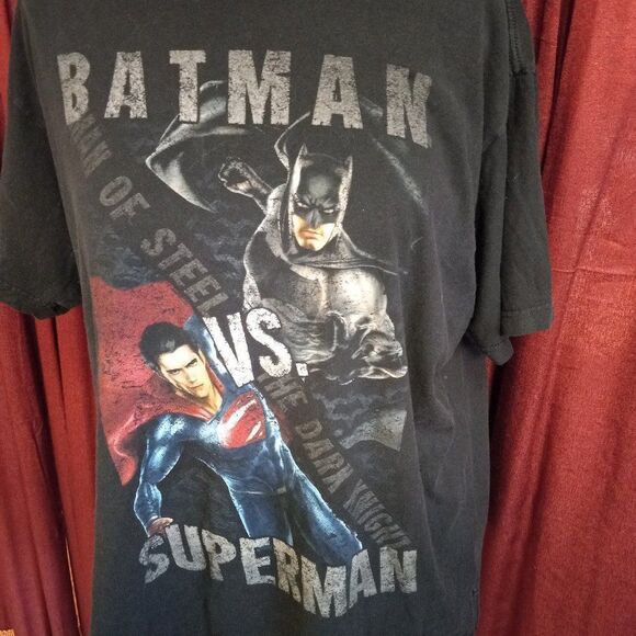 Batman V Superman Men's Black t-shirt size XXL Great Graphics Movies - Picture 1 of 8